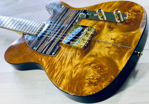 CUSTOM SHOP